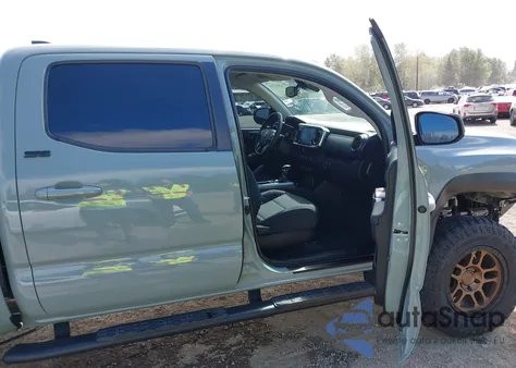 2023 Toyota Tacoma Trail Edition z USA, uszkodzony, nr VIN 3TYCZ5AN5PT132399